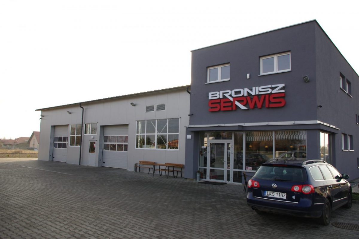 brama garażowa firmy bronisz