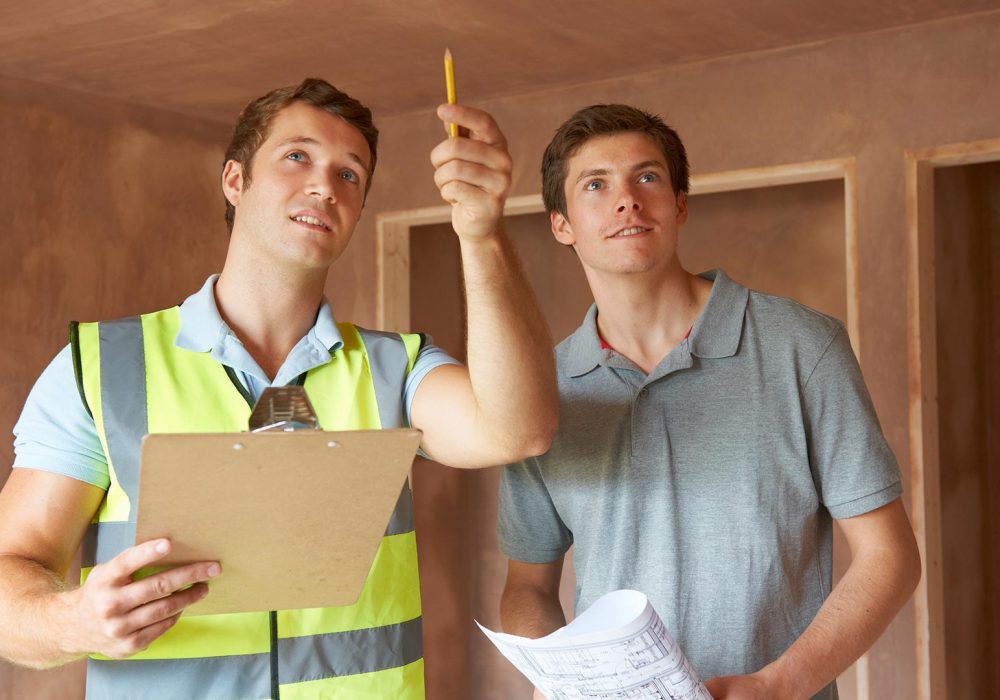 mężczyźni na budowie