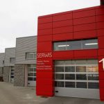 bramy garażowe salonu samochodowego